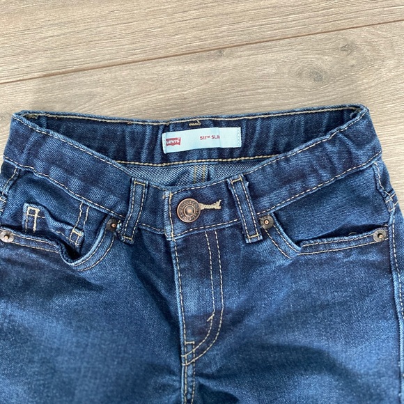 Levi’s Distressed Jeans - Picture 3 of 3